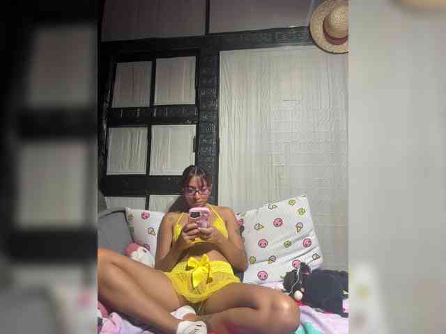 Sweet-foxy17 webcam