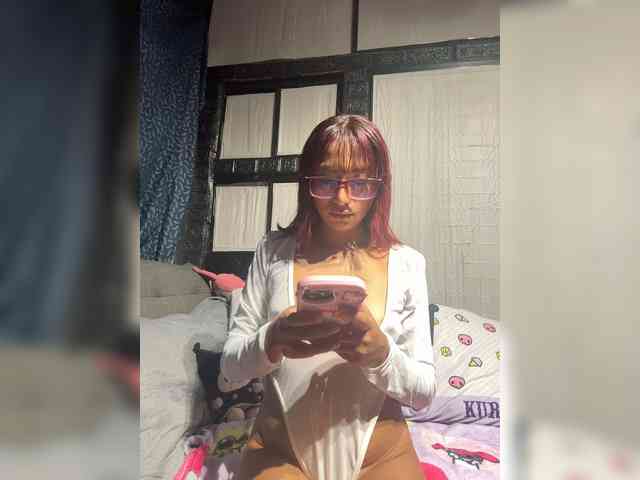 Sweet-foxy17 webcam