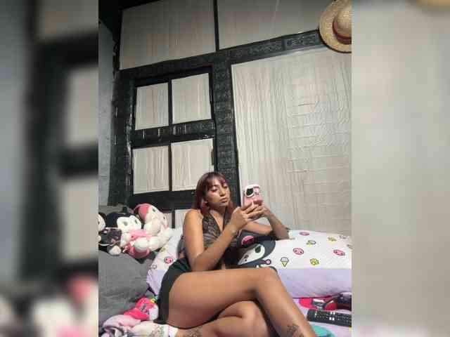 Sweet-foxy17 webcam