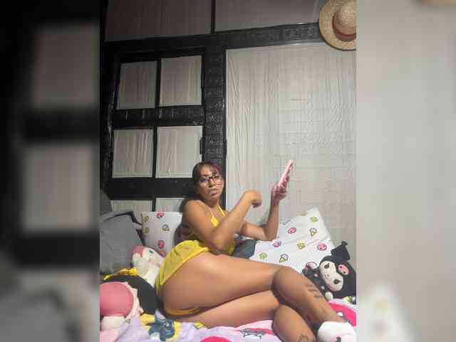 Sweet-foxy17 webcam