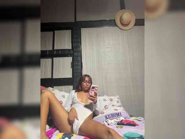 Sweet-foxy17 webcam