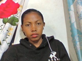 Layah7's Live Webcam