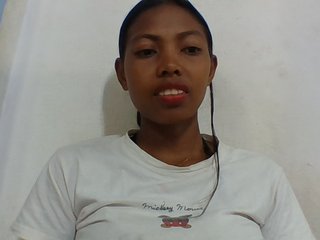 Layah7's Live Webcam
