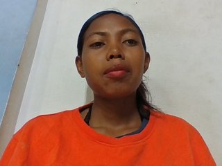Layah7's Live Webcam