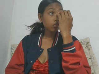 Layah7's Live Webcam