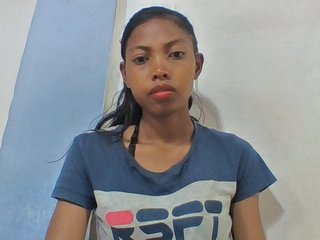 Layah7's Live Webcam