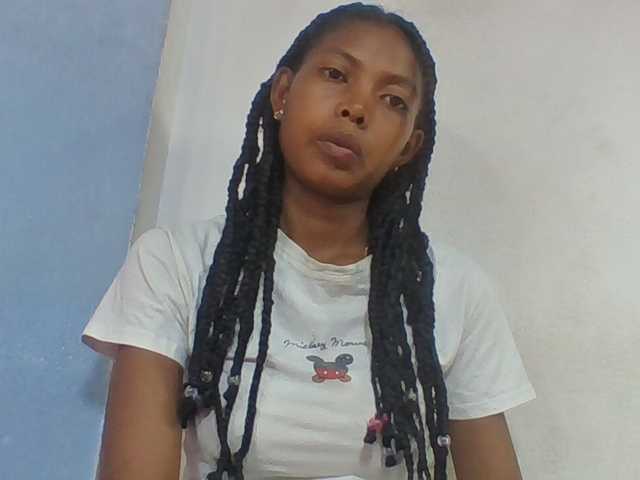 Layah7 live webcam show