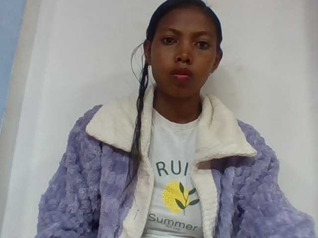 Layah7 live cam on BongaCams