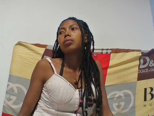 Layah7 live webcam show