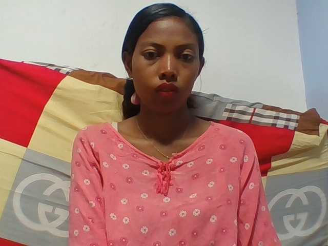 Layah7 live cam on BongaCams