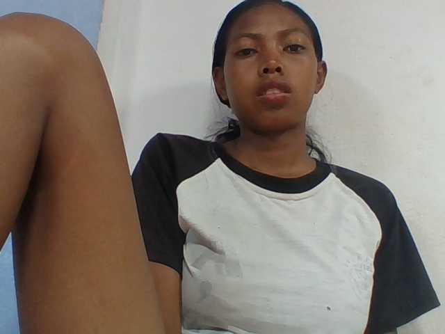 Layah7 live cam on BongaCams