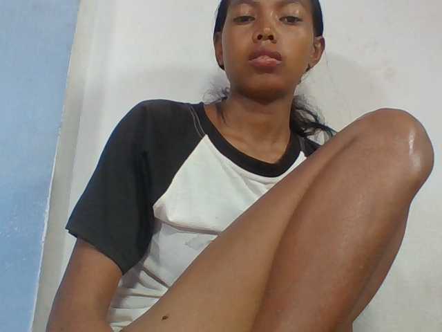 Layah7 live cam on BongaCams
