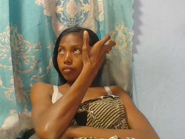 Layah7 live cam on BongaCams