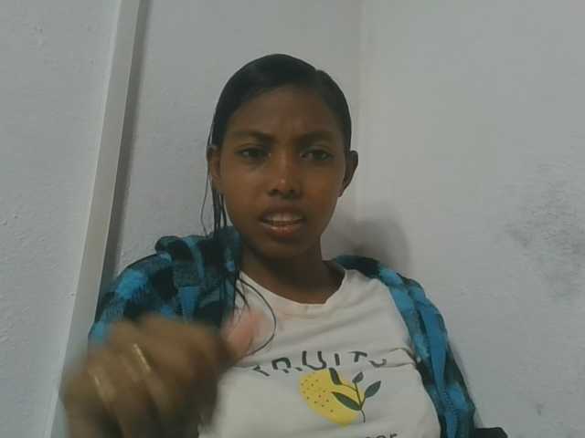 Layah7 live cam on BongaCams