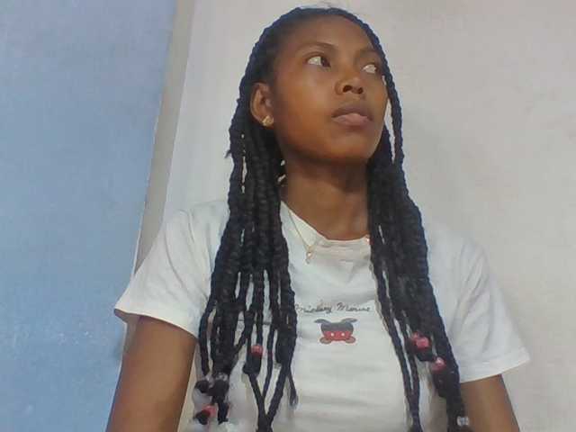Layah7 live webcam show