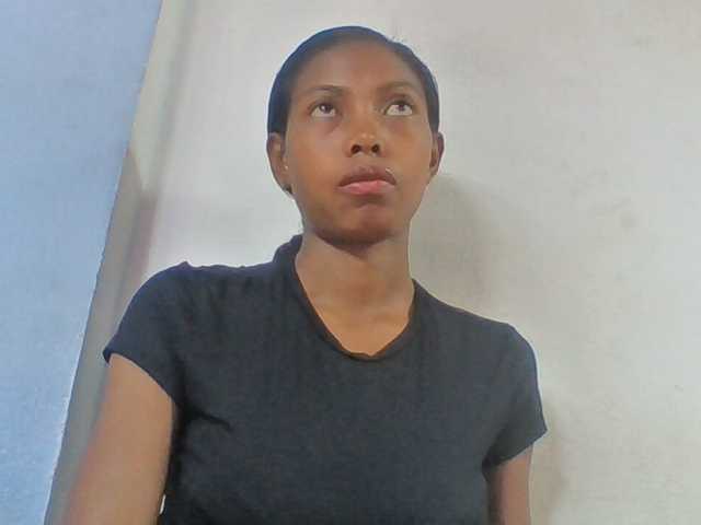 Layah7 live webcam show