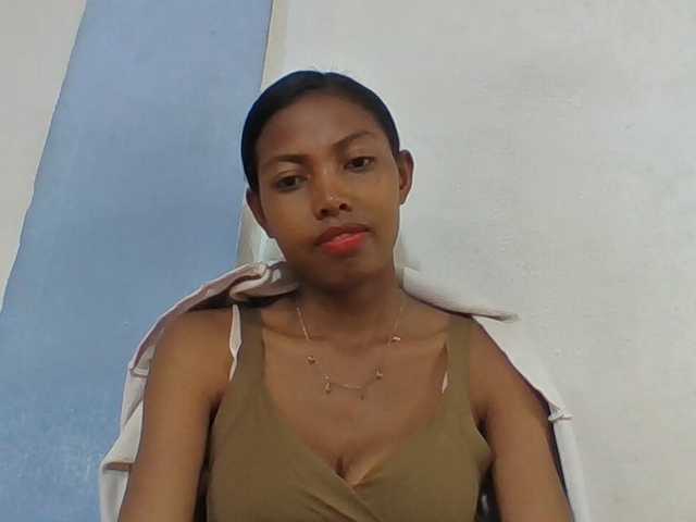 Layah7 live cam on BongaCams