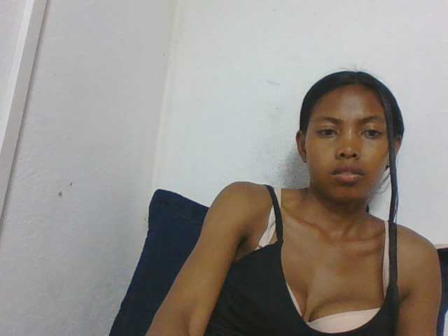 Layah7 live cam on BongaCams
