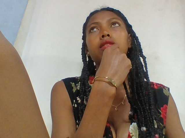 Layah7 live webcam show
