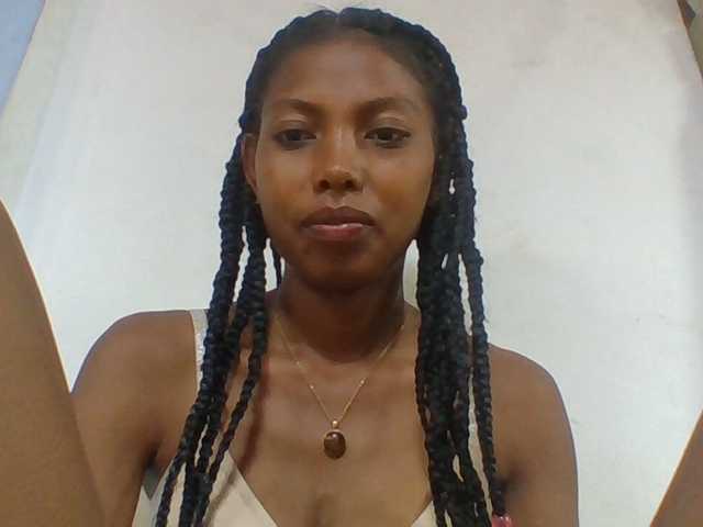 Layah7 live webcam show