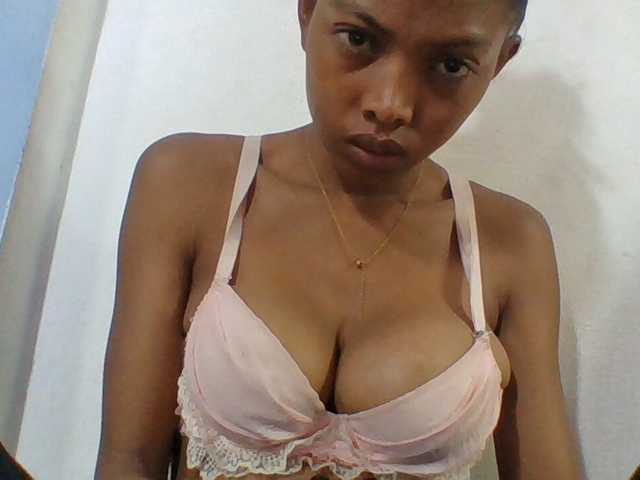 Layah7 live cam on BongaCams