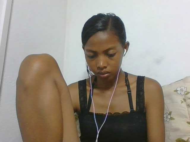 Layah7 live cam on BongaCams