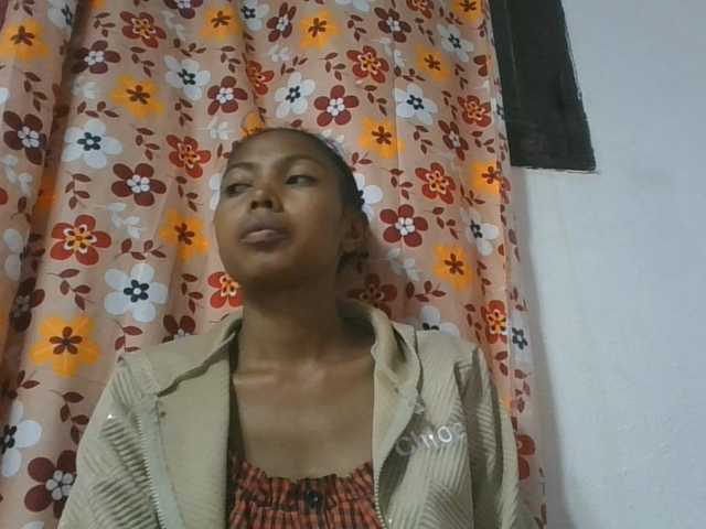 Layah7 live cam on BongaCams