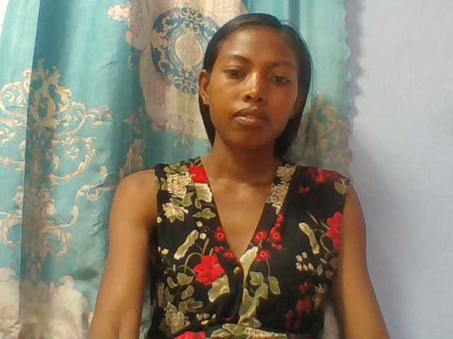 Layah7 live webcam show