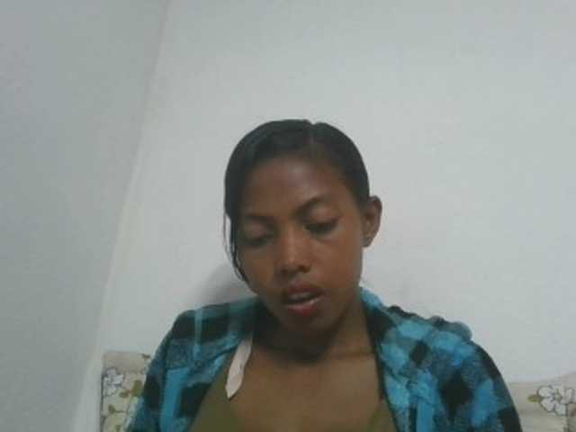 Layah7 live cam on BongaCams