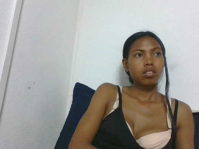Layah7 live cam on BongaCams