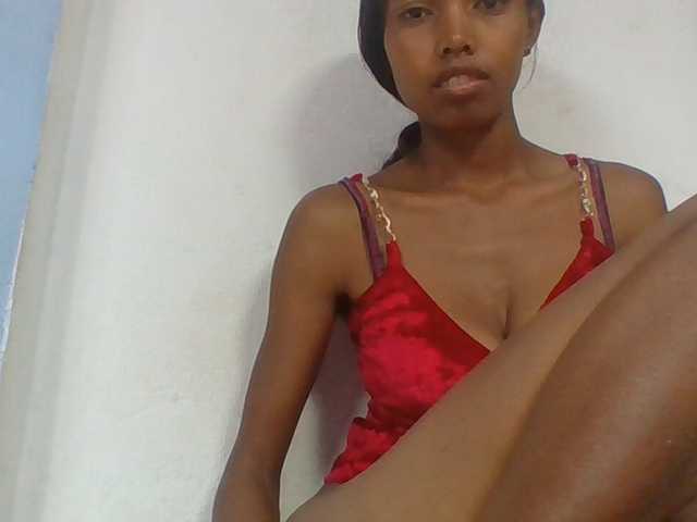 Layah7 live webcam show