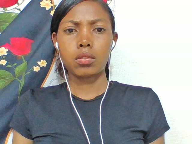 Layah7 live cam on BongaCams