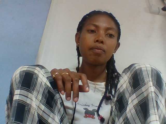 Layah7 live webcam show