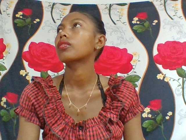Layah7 live cam on BongaCams