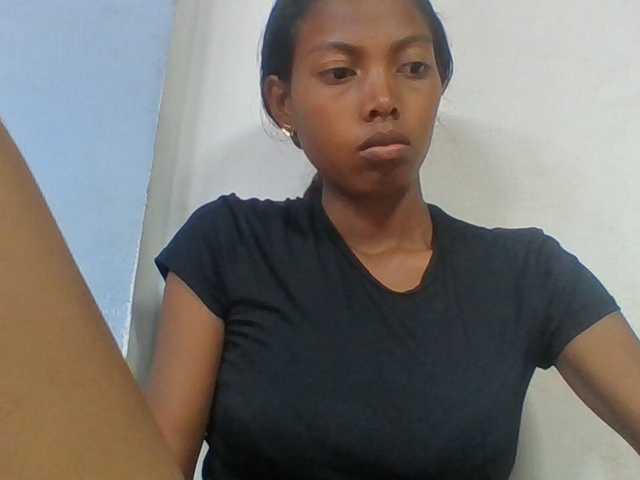 Layah7 live webcam show