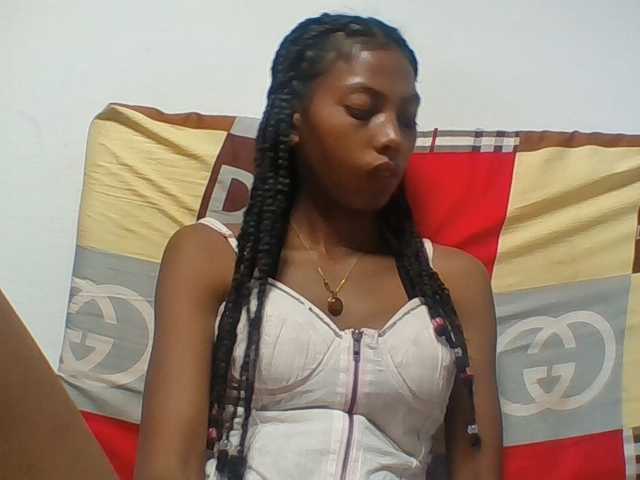 Layah7 live cam on BongaCams