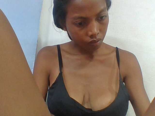 Layah7 live webcam show