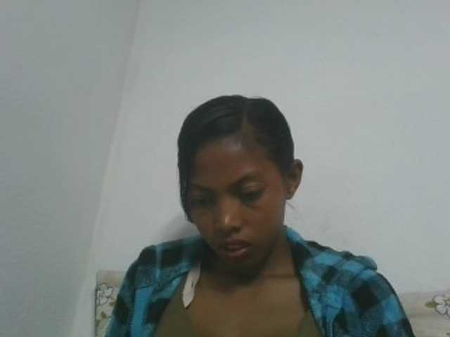 Layah7 live cam preview