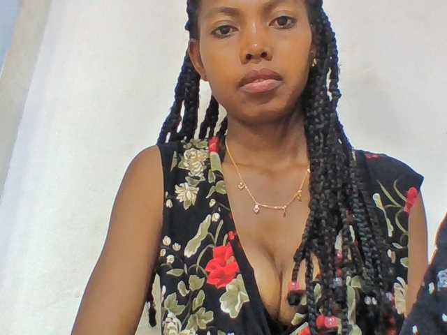 Layah7 live cam on BongaCams