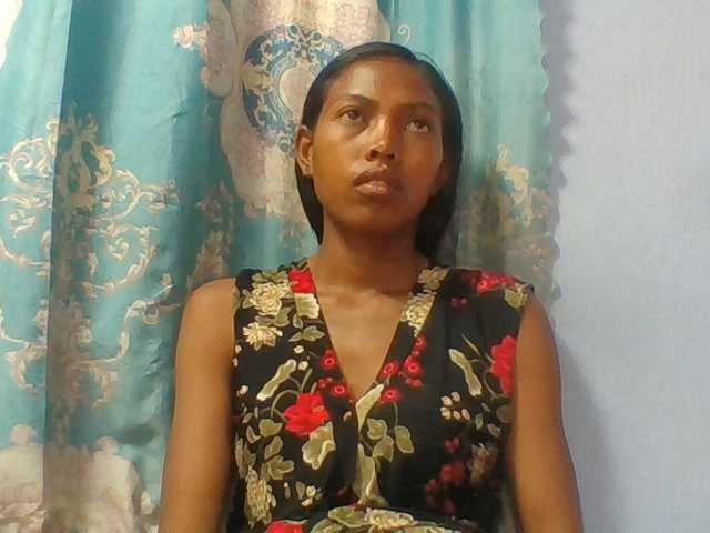 Layah7 live webcam show