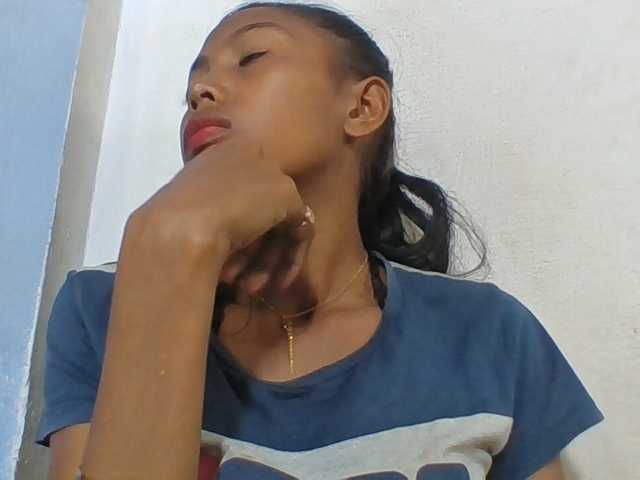 Layah7 live cam on BongaCams