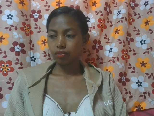Layah7 live cam on BongaCams