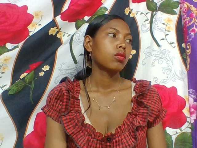 Layah7 live cam on BongaCams