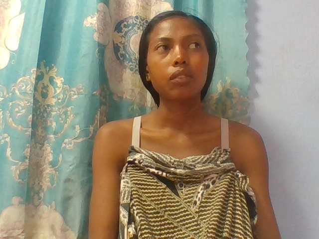 Layah7 live webcam show