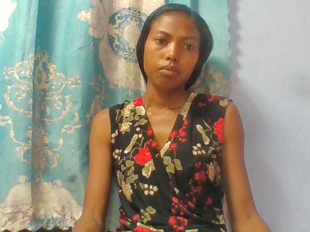 Layah7 live webcam show