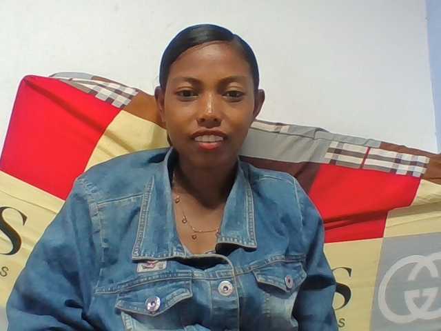 Layah7 live cam on BongaCams