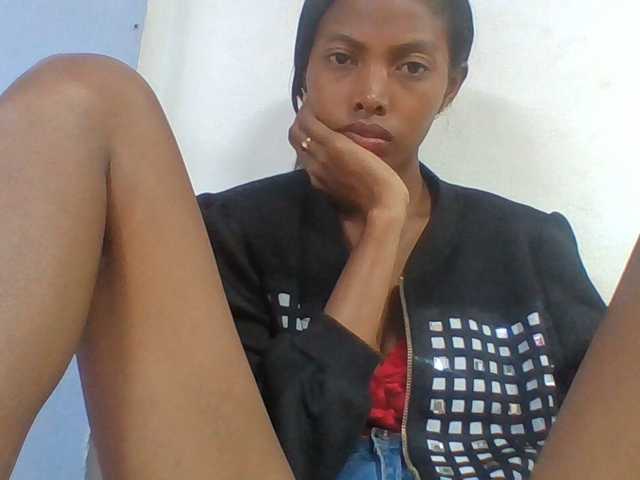 Layah7 live webcam show