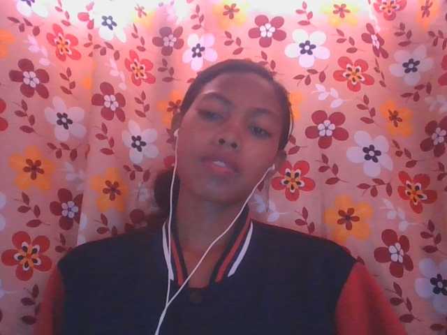 Layah7 live cam on BongaCams