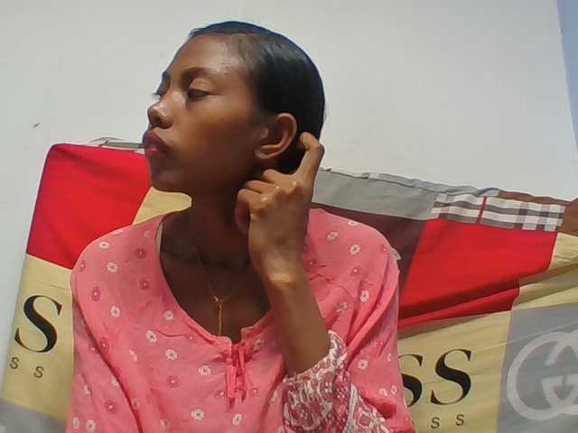 Layah7 live cam on BongaCams