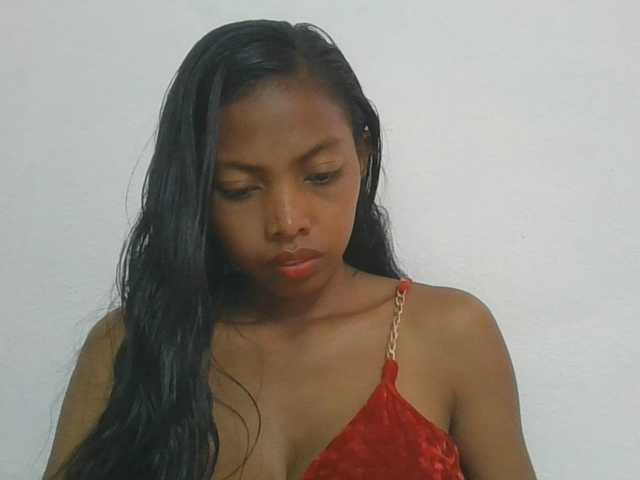 Layah7, live now on BongaCams